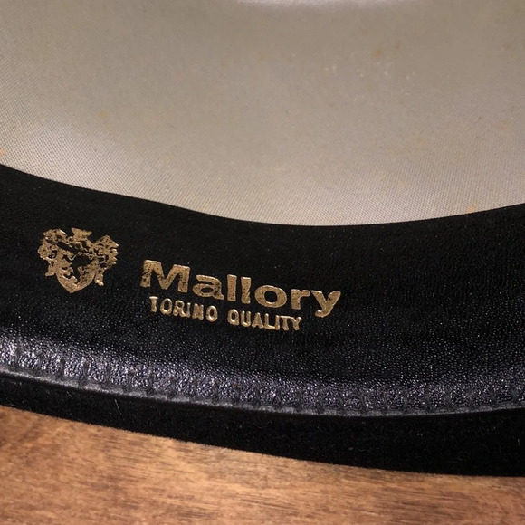 Mallory Torino Quality vintage black hat with feather - Picture 7 of 9